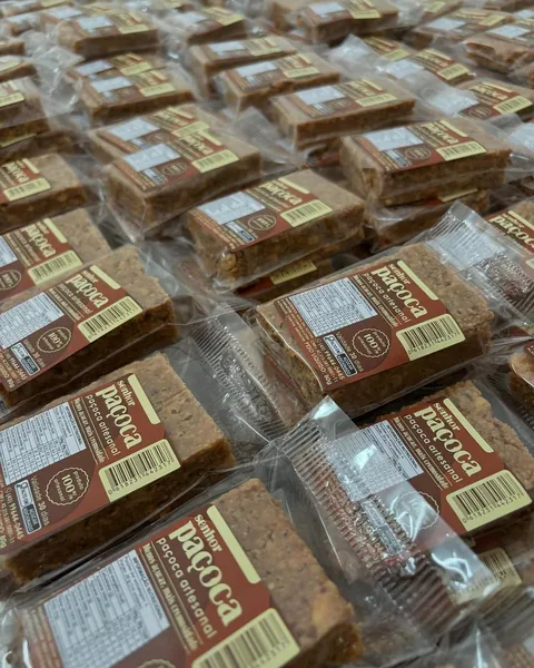 Paçocas recém-embaladas na fábrica